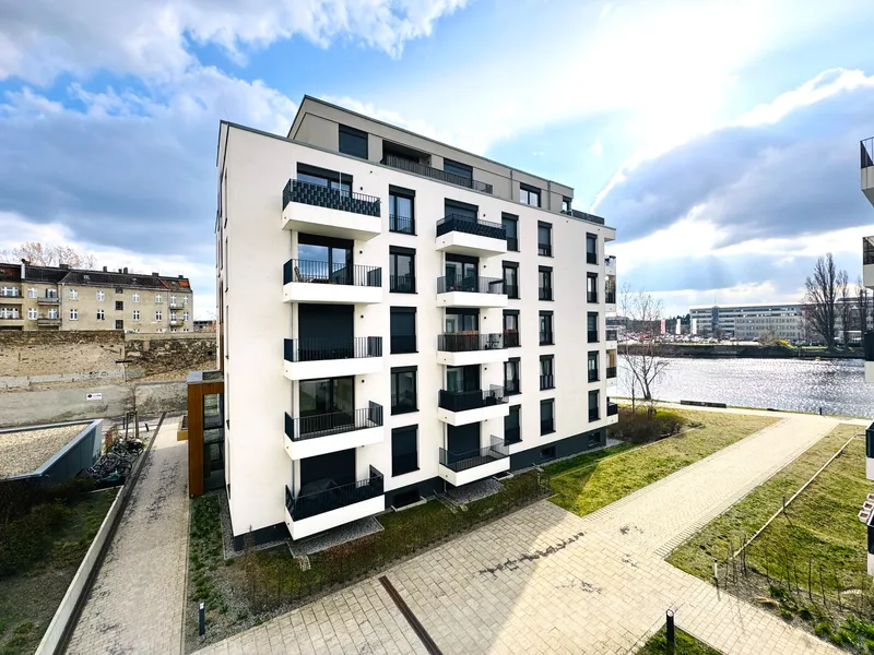 Urban wohnen, grün genießen – modernes Zuhause an der Spree — photo 1